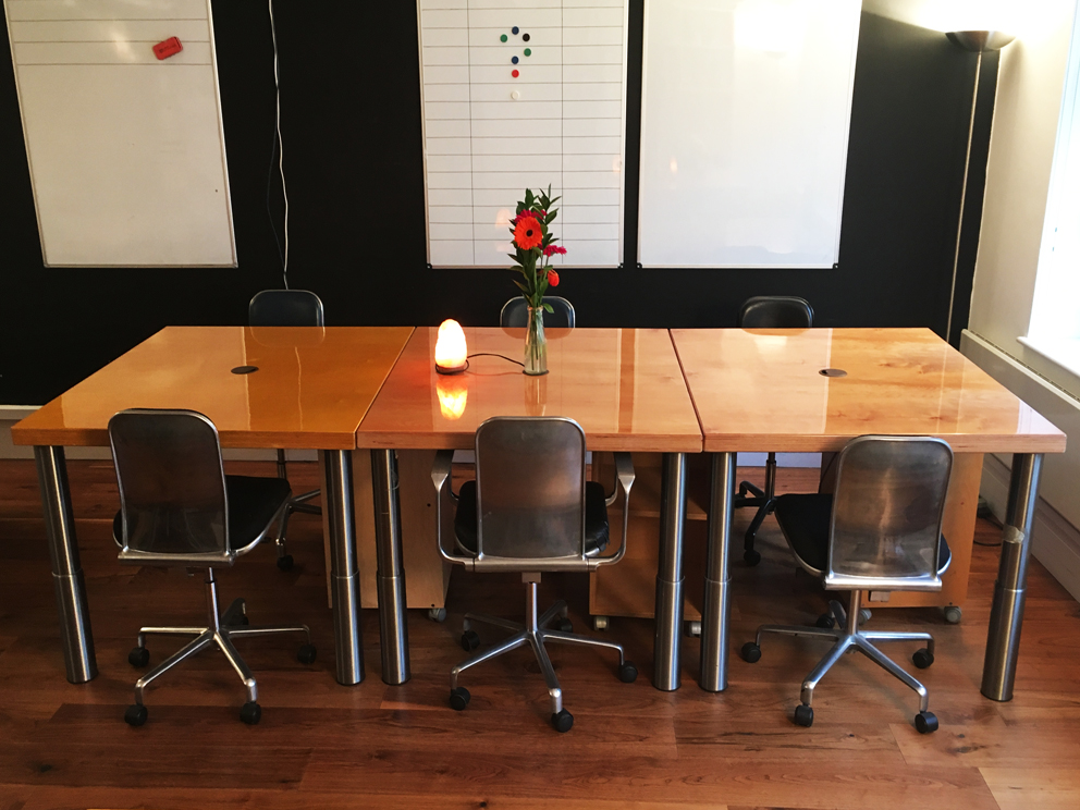 6 desks at 6am 4